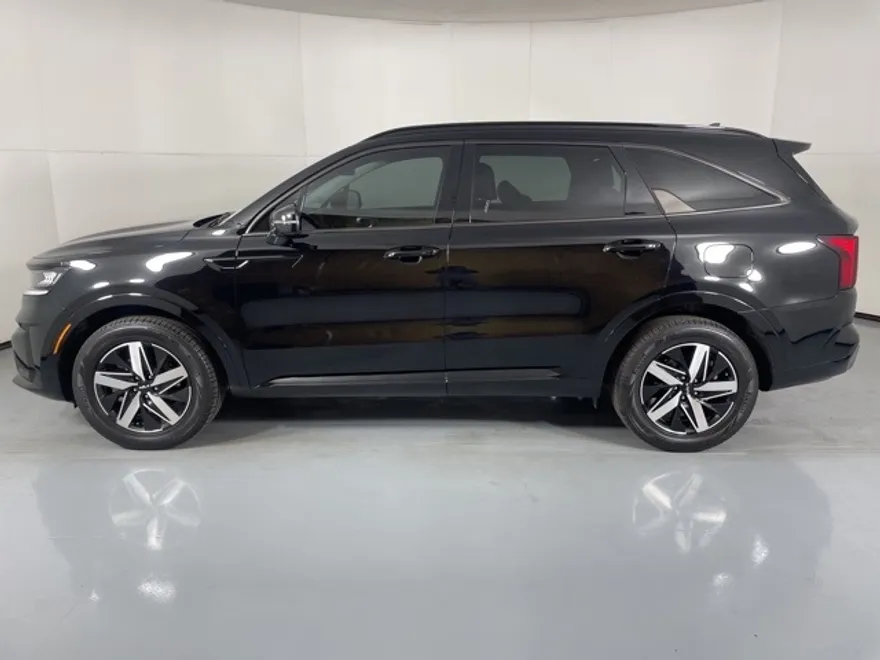 2023 Kia Sorento EX photo 1