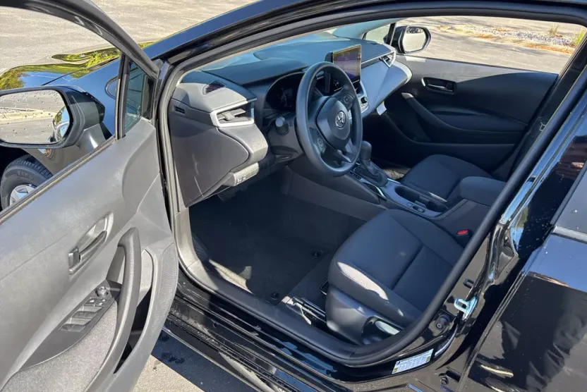 2026 Toyota Corolla LE photo 1