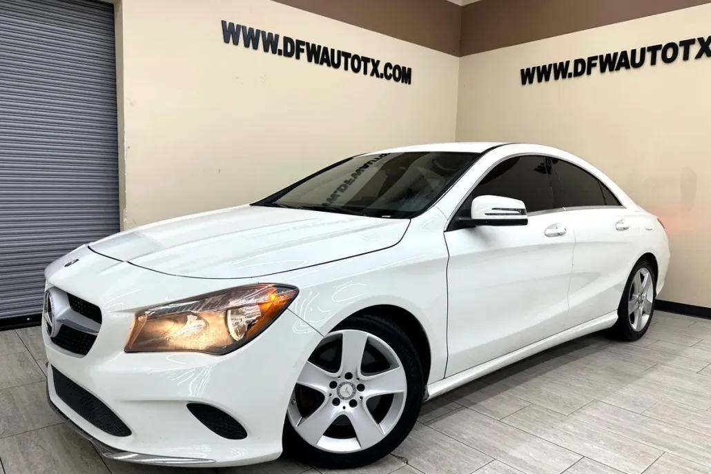 2017 Mercedes Benz CLA 250 4MATIC photo 1