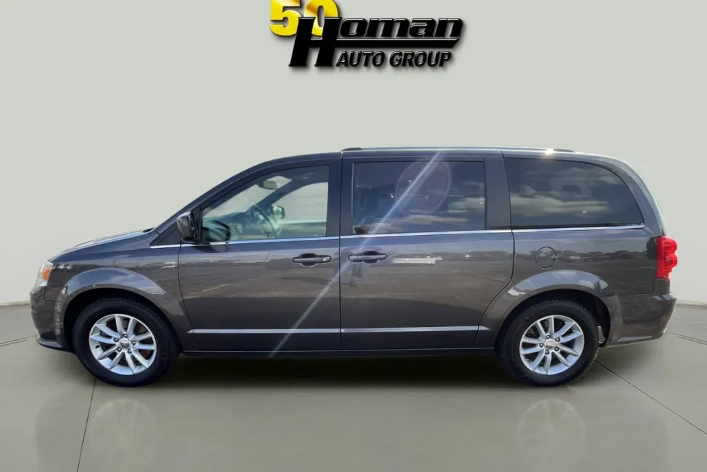 2020 Dodge Grand Caravan SXT photo 1