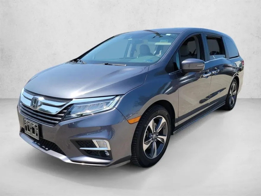 2018 Honda Odyssey Touring photo 1