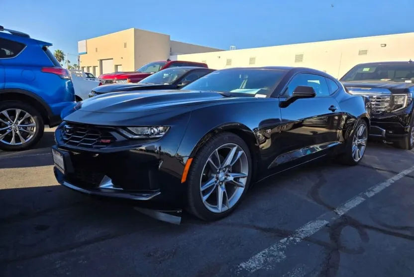 2020 Chevrolet Camaro 1LT photo 1
