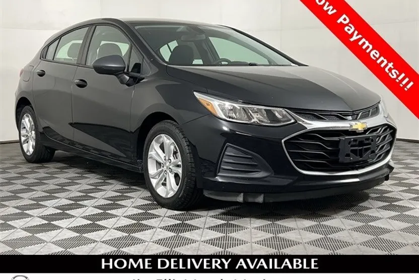 2019 Chevrolet Cruze LS photo 1