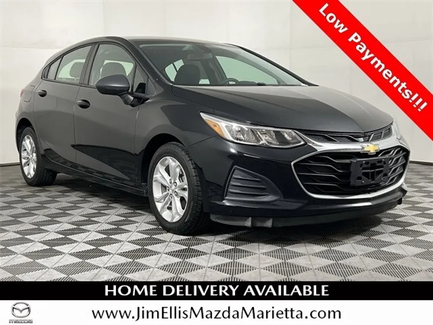 2019 Chevrolet Cruze LS photo 1