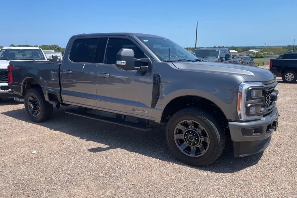 2023 Ford F-250 photo 1