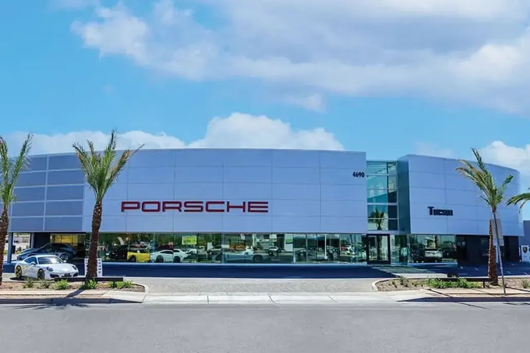 2023 Porsche Taycan photo 1