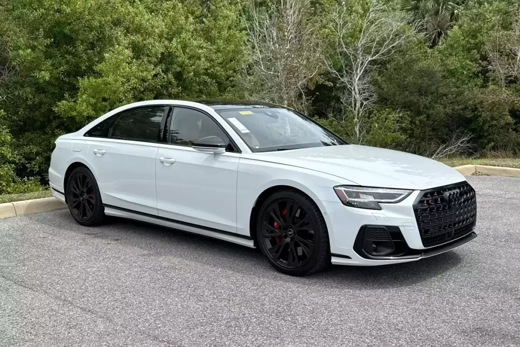 2025 Audi S8 4.0T photo 1