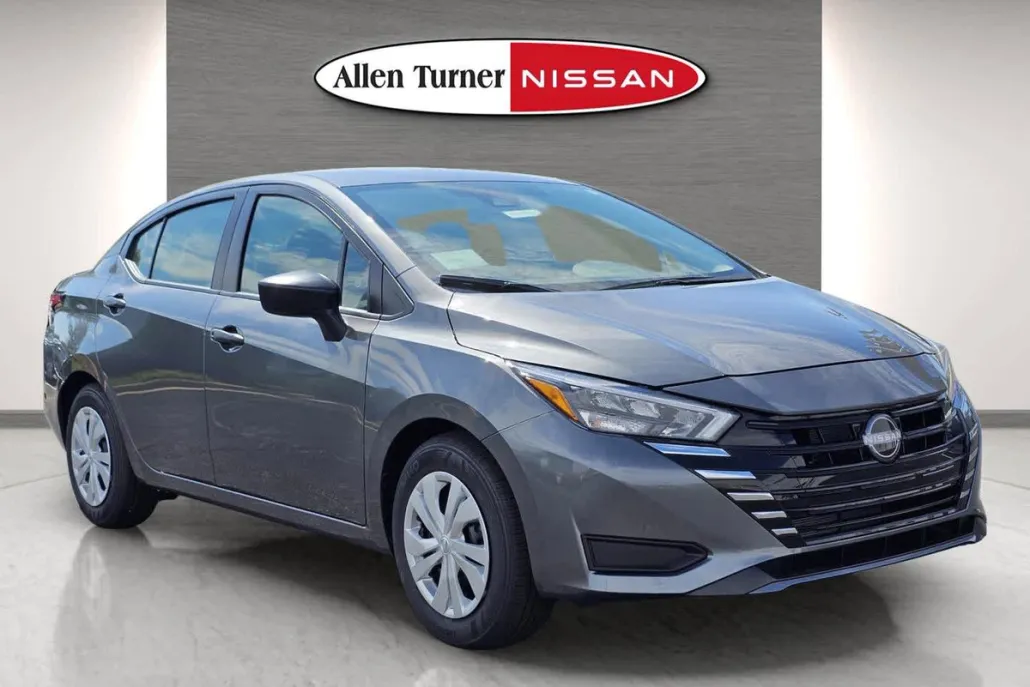 2025 Nissan Versa S photo 1