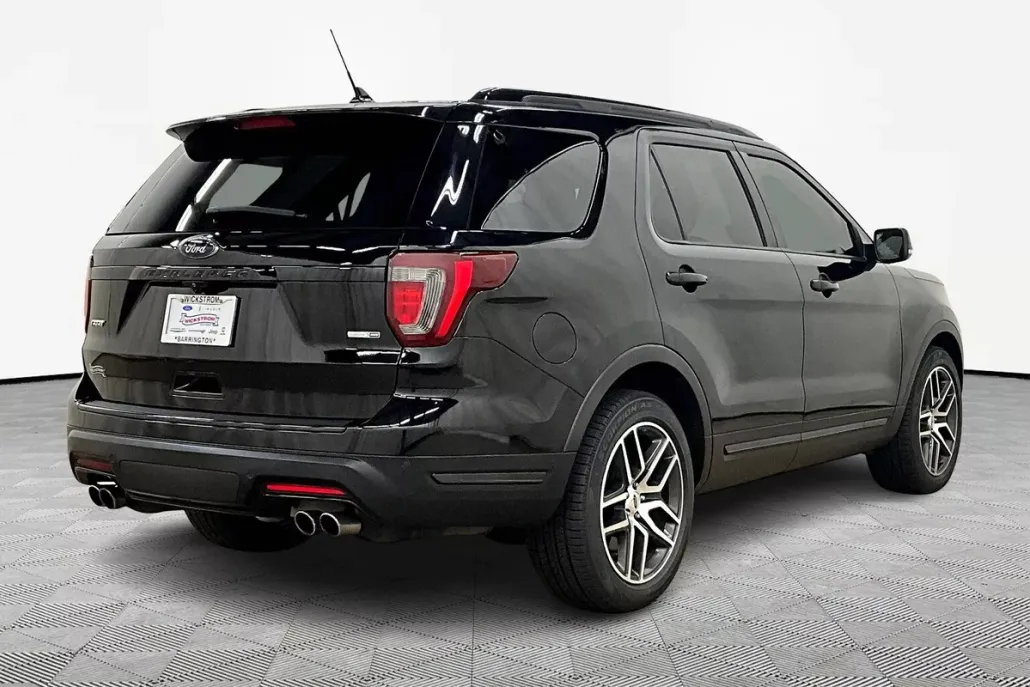 2018 Ford Explorer Sport photo 1