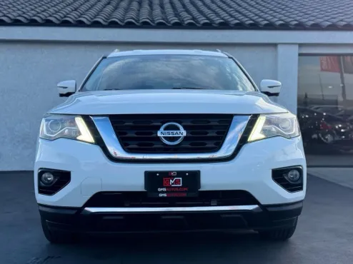 2019 Nissan Pathfinder SL photo 4