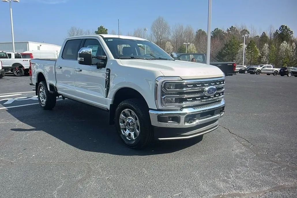 2025 Ford F-250 photo 1
