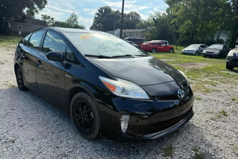 2012 Toyota Prius One photo 1