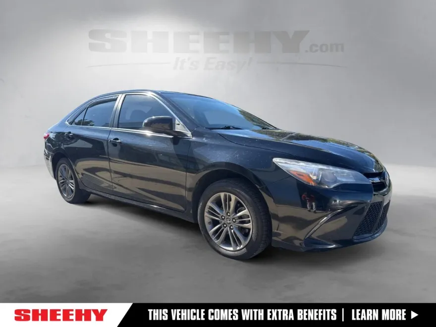2017 Toyota Camry SE photo 1