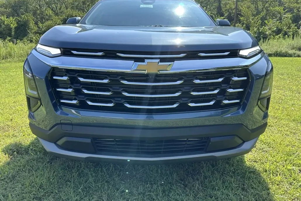 2026 Chevrolet Equinox LT photo 1