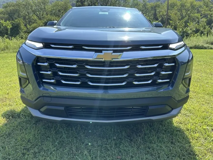 2026 Chevrolet Equinox LT photo 1