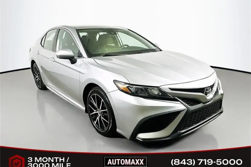 2021 Toyota Camry SE photo 1