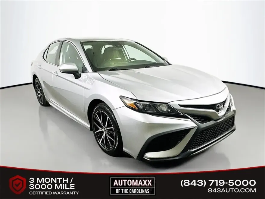 2021 Toyota Camry SE photo 1