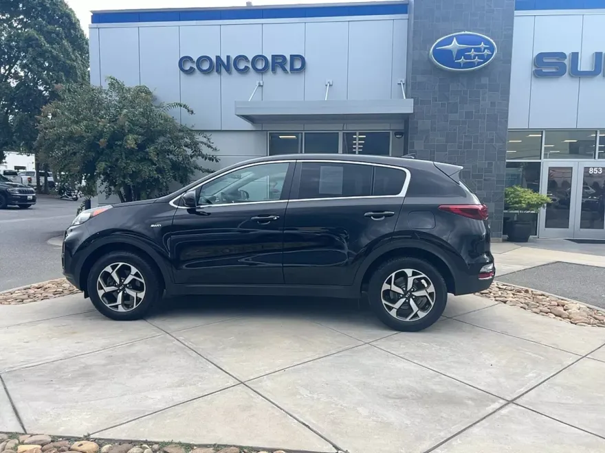 2022 Kia Sportage LX photo 1