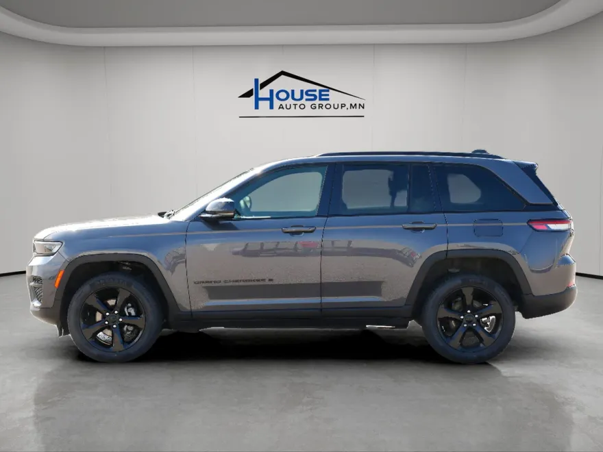 2023 Jeep Grand Cherokee Altitude photo 1