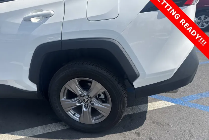 2024 Toyota RAV4 XLE photo 1