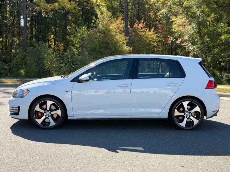 2017 Volkswagen Golf GTI SE photo 1
