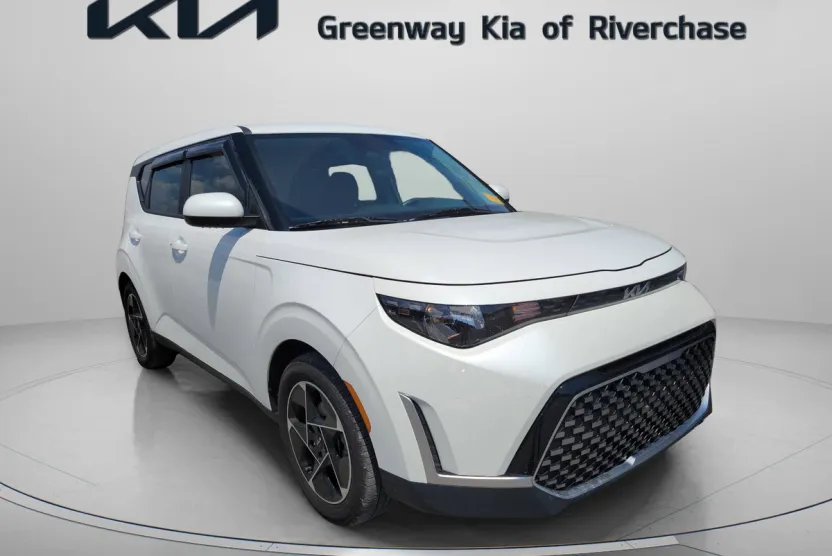 2023 Kia Soul EX photo 1