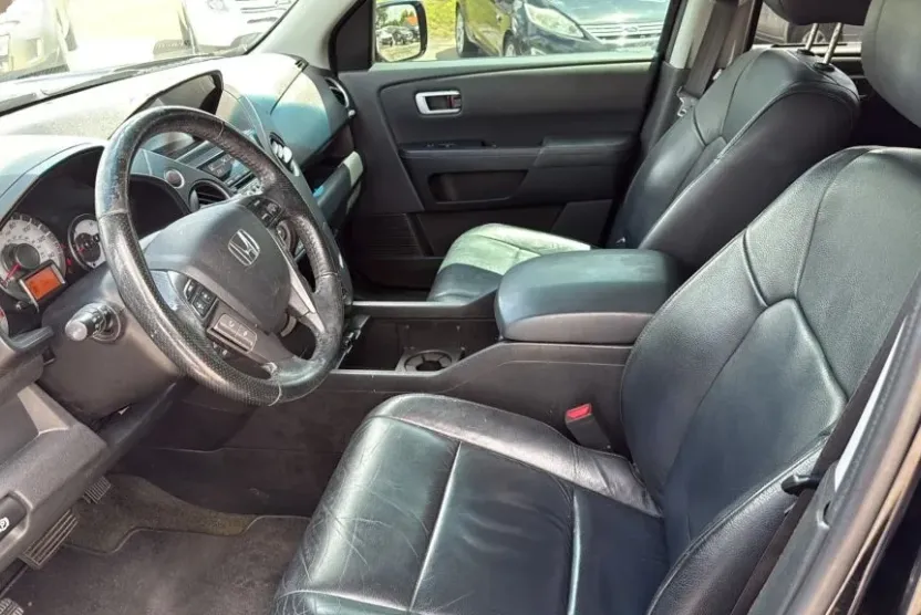 2015 Honda Pilot Touring Sport photo 1