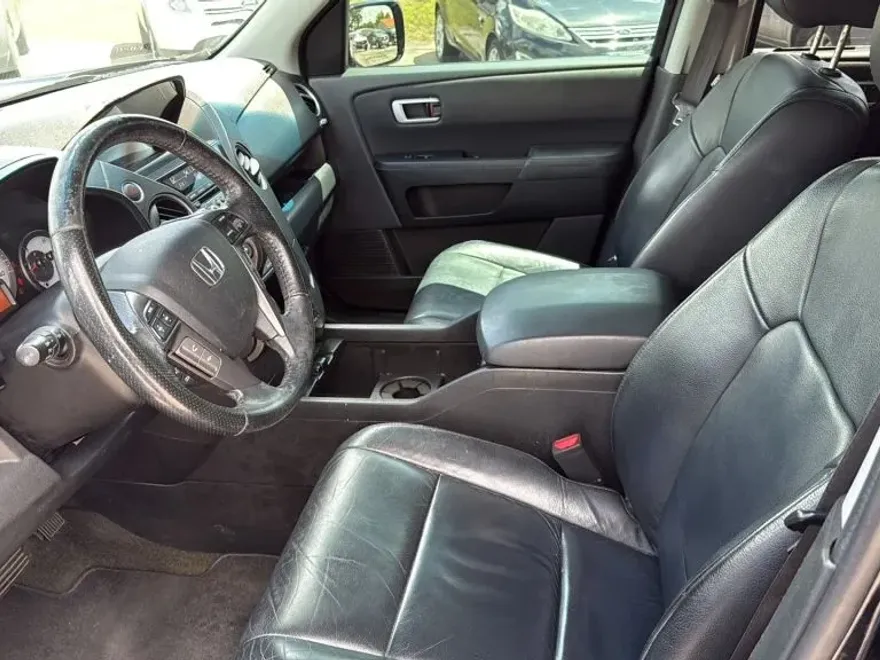 2015 Honda Pilot Touring Sport photo 1