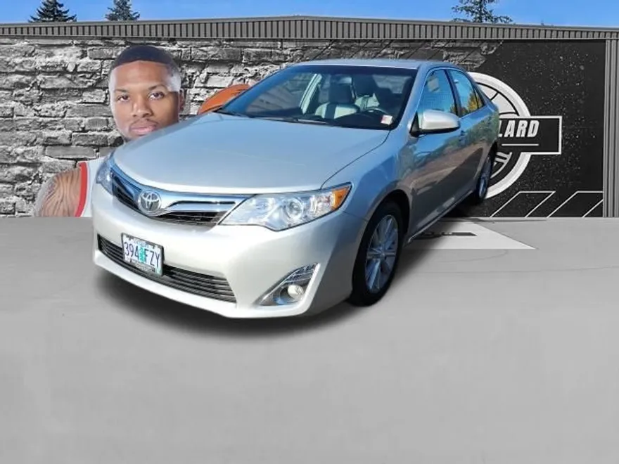 2012 Toyota Camry photo 1