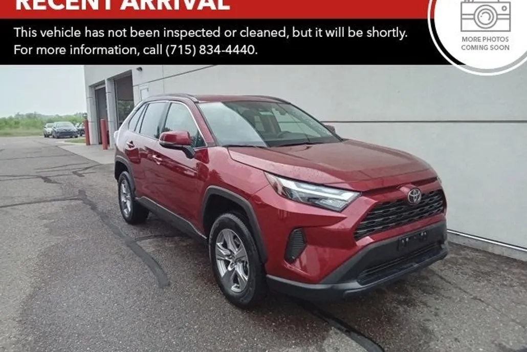 2024 Toyota RAV4 XLE photo 1