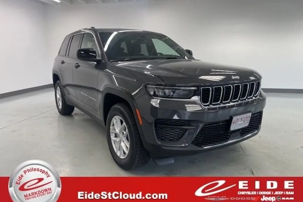 2025 Jeep Grand Cherokee Laredo X photo 1