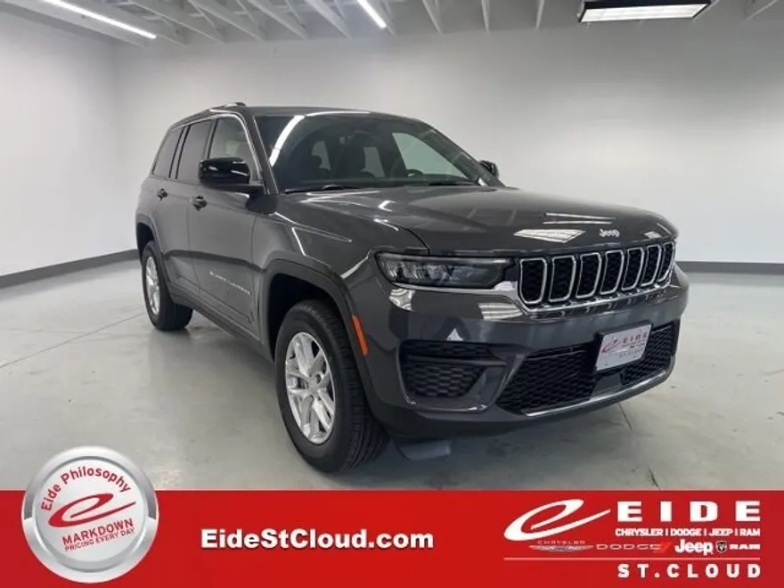 2025 Jeep Grand Cherokee Laredo X photo 1