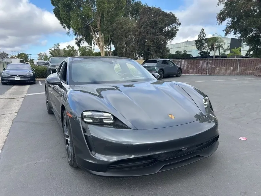 2022 Porsche Taycan Base photo 1