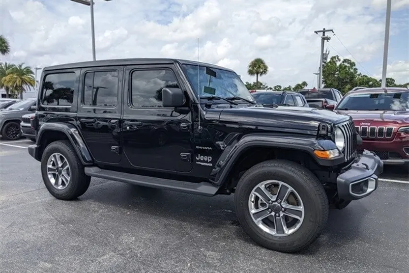 2021 Jeep Wrangler Unlimited Sahara photo 1