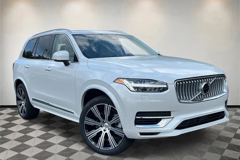 2025 Volvo XC90 T8 Plus photo 1