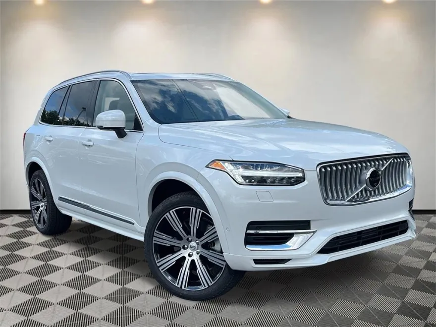 2025 Volvo XC90 T8 Plus photo 1