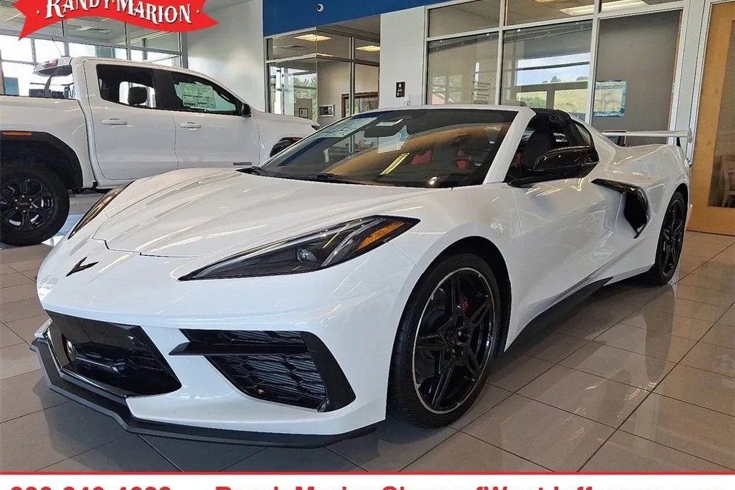2025 Chevrolet Corvette Stingray 2LT photo 1