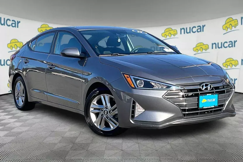 2019 Hyundai Elantra SEL photo 1