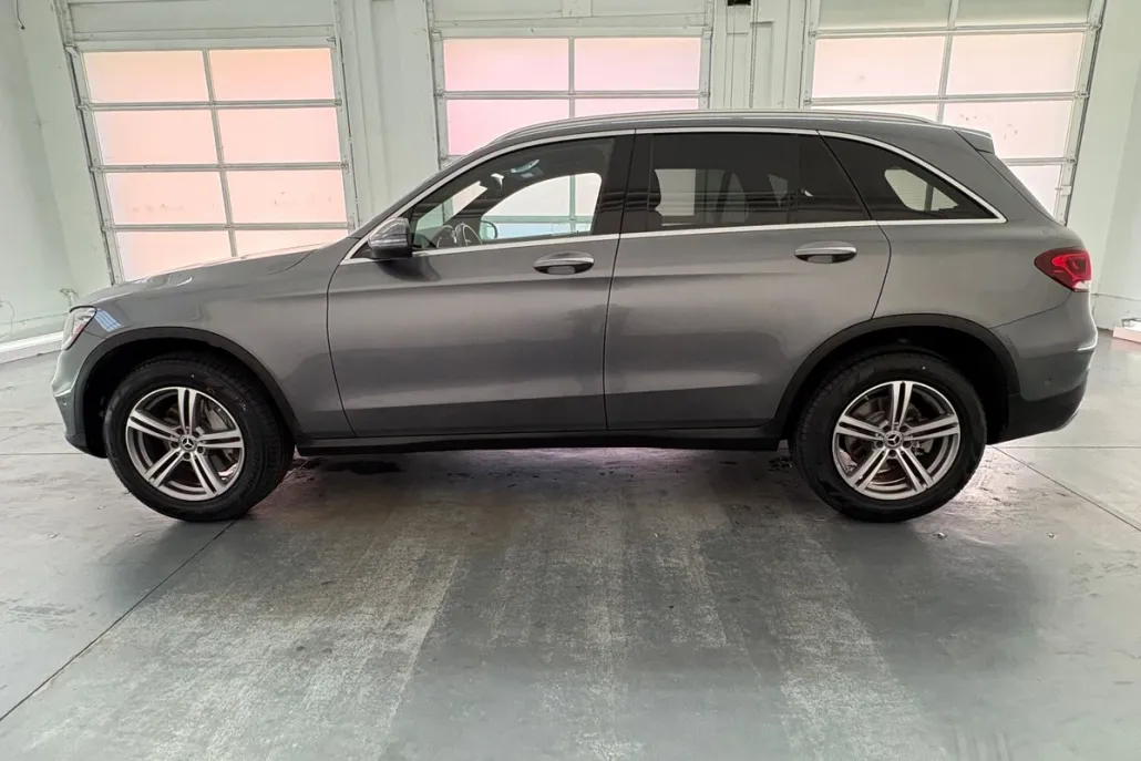 2022 Mercedes Benz GLC 300 photo 1