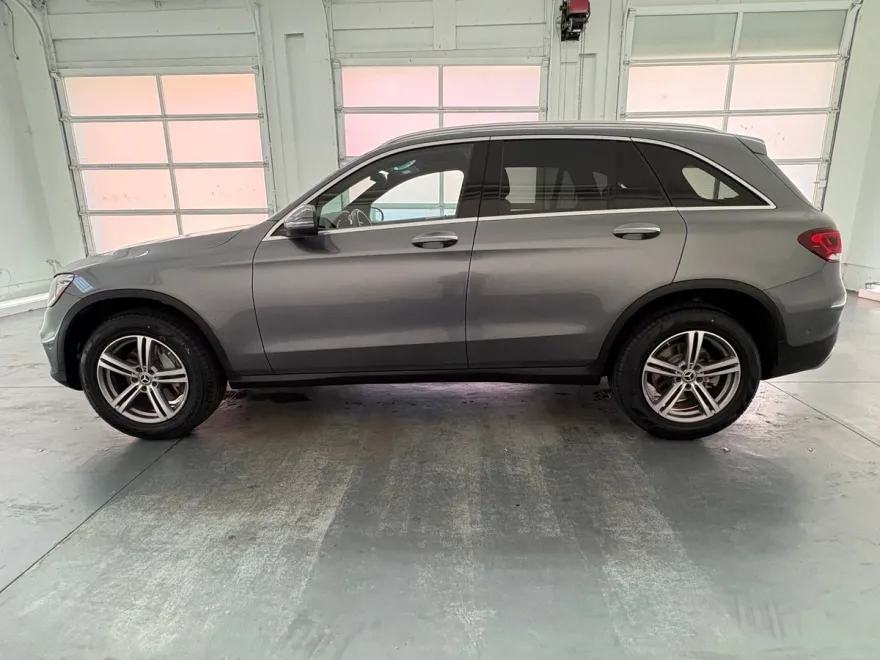 2022 Mercedes Benz GLC 300 photo 1