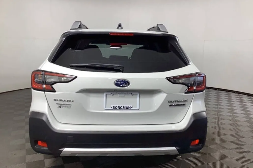 2024 Subaru Outback Touring XT photo 1