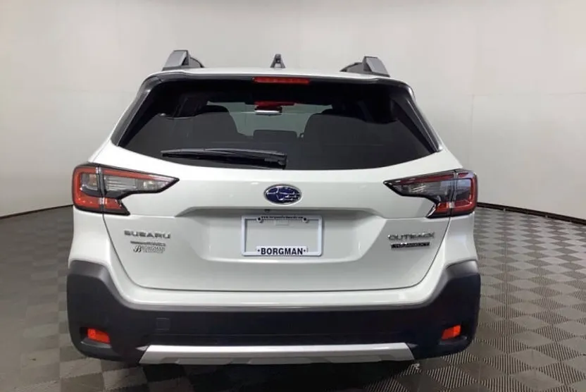 2024 Subaru Outback Touring XT photo 1
