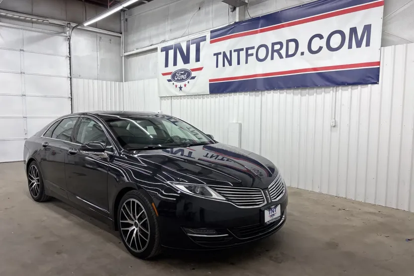 2015 Lincoln MKZ Base photo 1