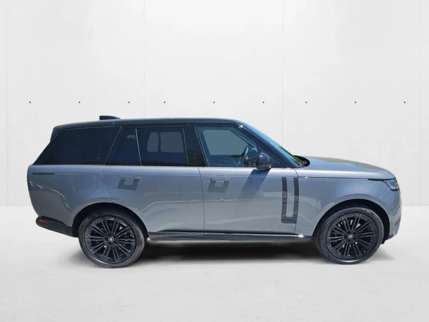 2025 Land Rover Range Rover SE photo 1