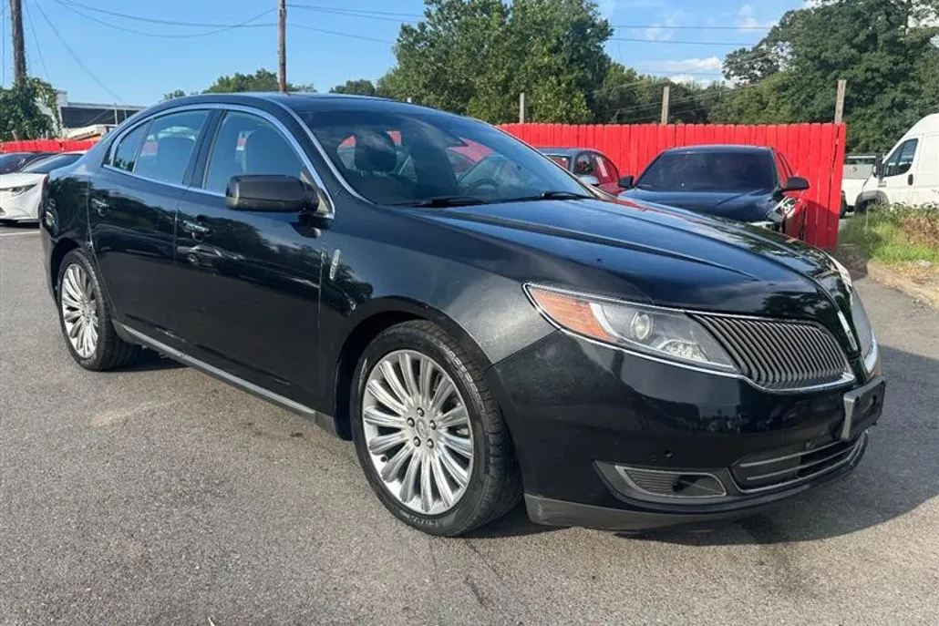 2015 Lincoln MKS photo 1