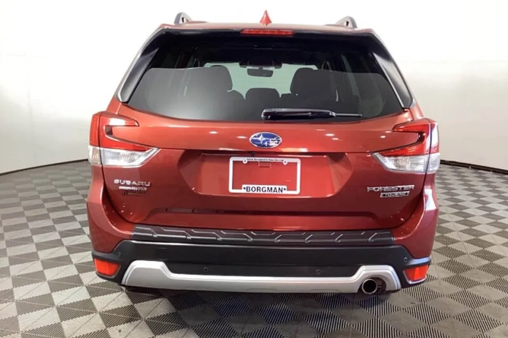 2020 Subaru Forester Touring photo 1