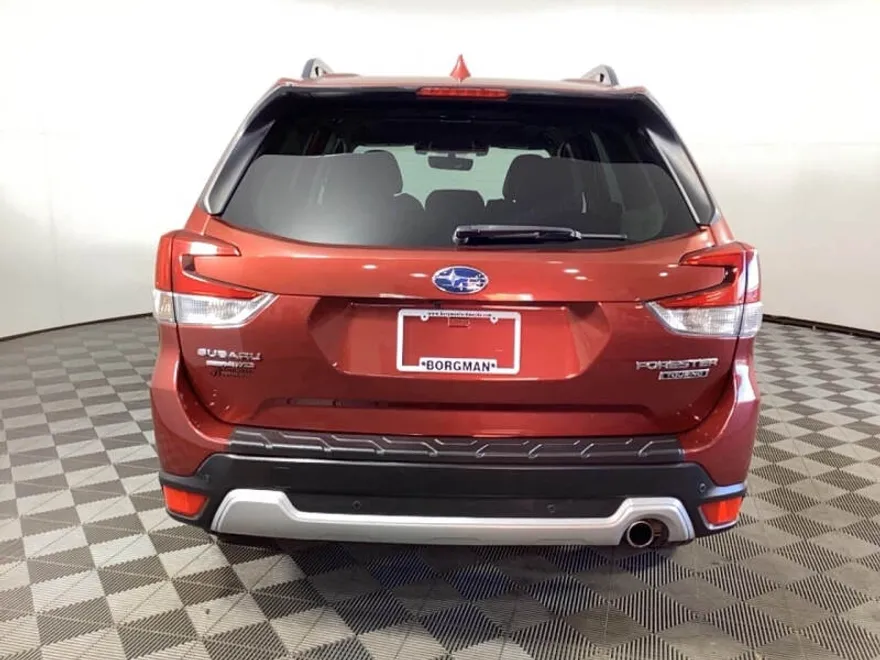 2020 Subaru Forester Touring photo 1