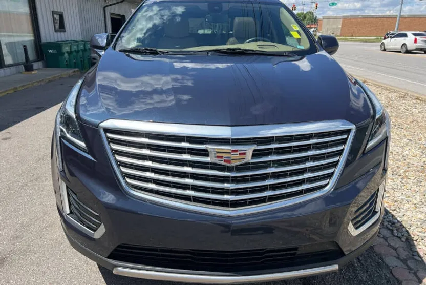 2018 Cadillac XT5 Platinum photo 1