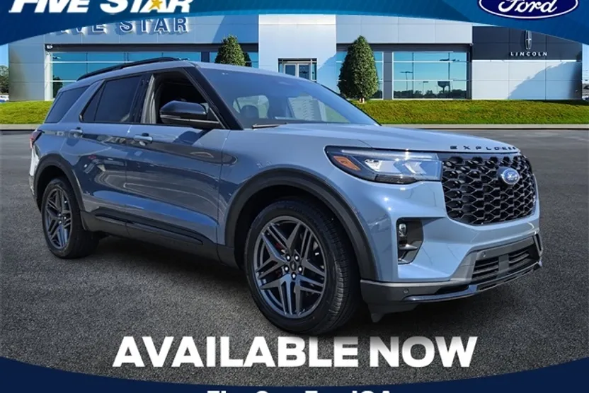 2025 Ford Explorer ST photo 1