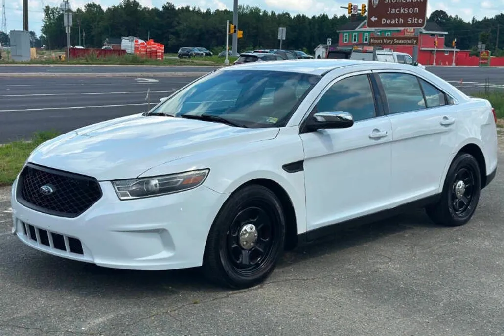 2018 Ford Taurus photo 1